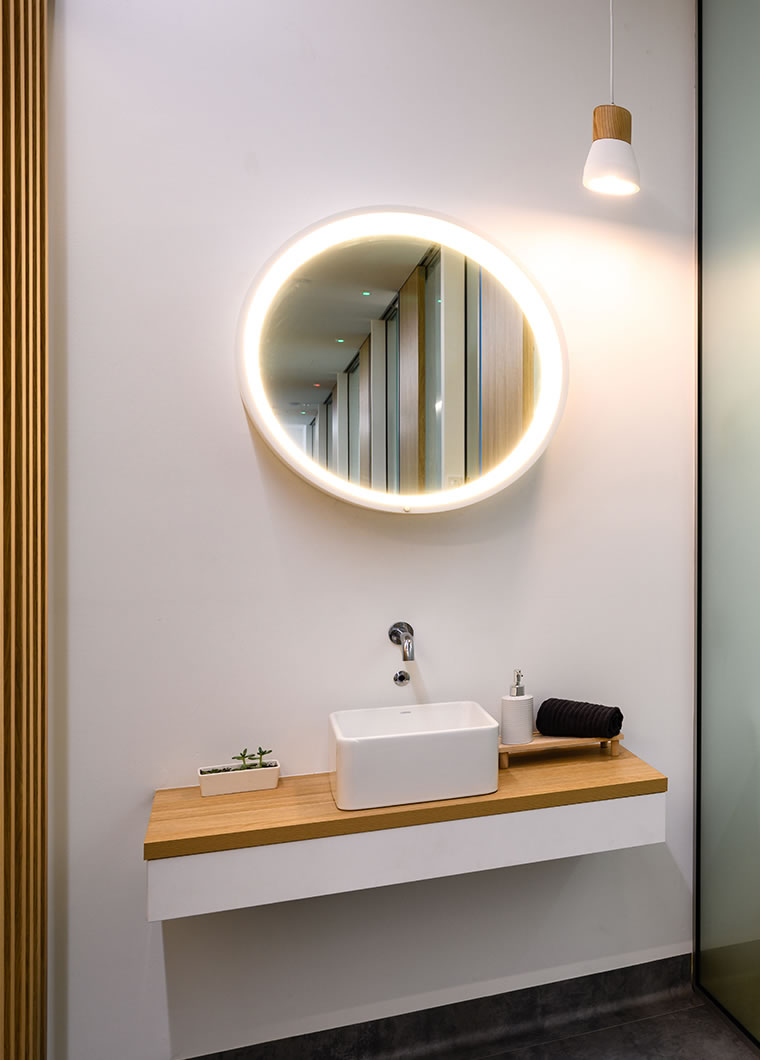 Kingston Beach Dental mirror